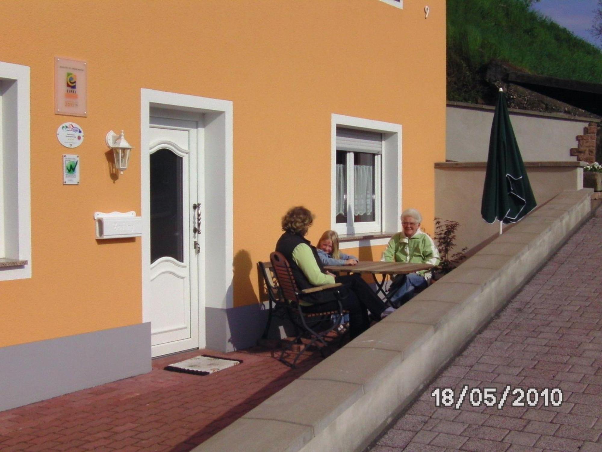 Sonnigesuedeifel Appartement Seffern Buitenkant foto
